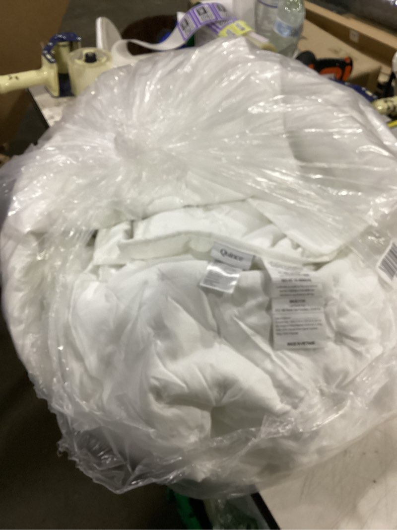 Condition photo showing Good Condition for similar to evergracehome cotton tencel cooling duvet cover set king size for hot sleepers, luxe eucalyptus lyocell bedding set, sateen weave comforter cover 92\" x 108\" button closure & 2 shams, bright white king (108\" x 92\") bright white