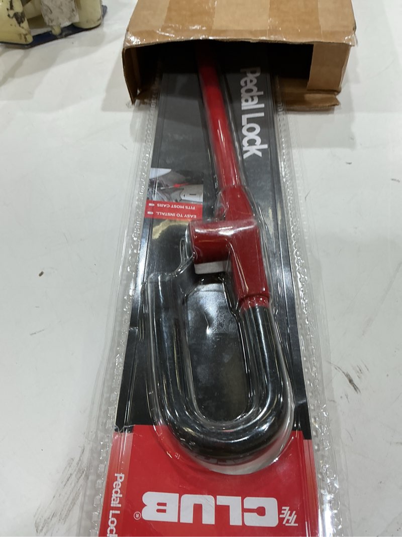Condition photo showing New/Like New for winner international the club cl303 pedal to steering wheel lock, red, 5.25 inch