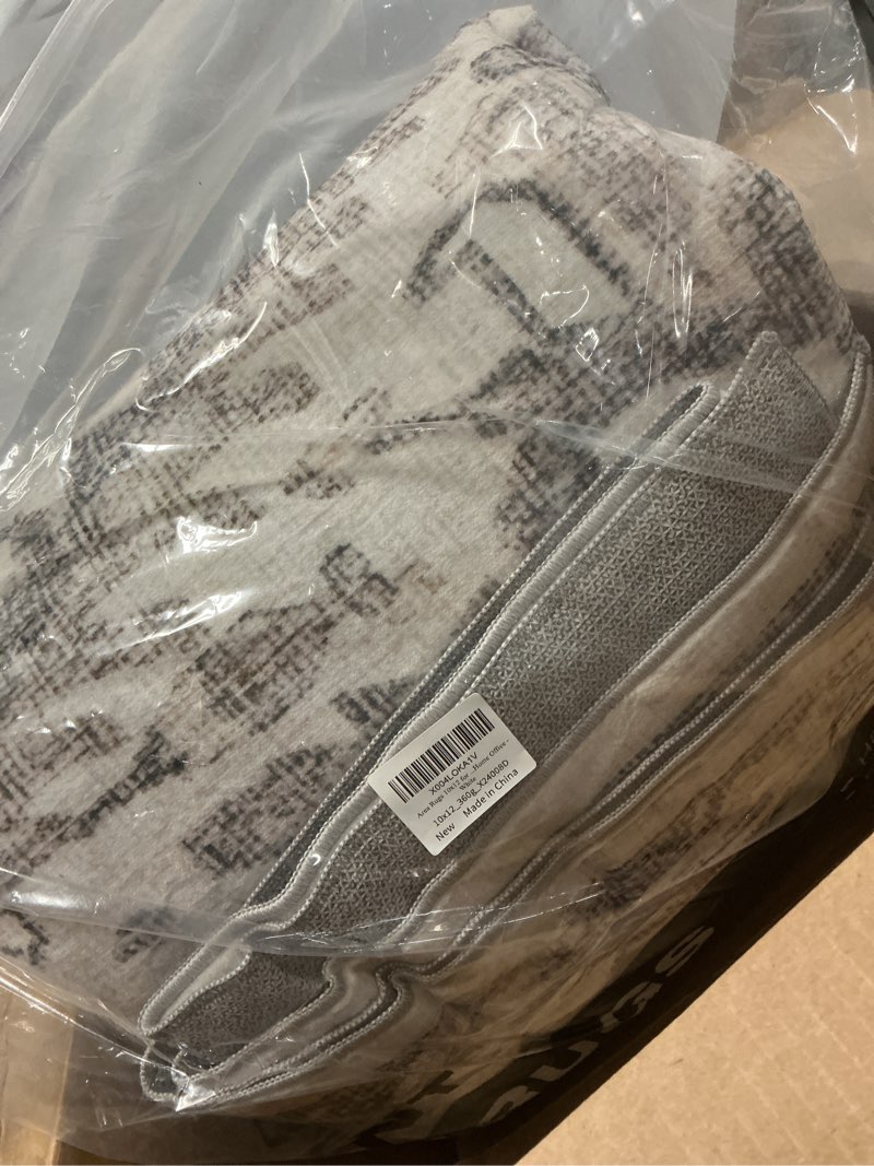 Condition photo showing Good Condition for Area Rugs 10x12 for Living Room - Washable Soft Large Vintage Rug Non-Slip Stain Resistant Traditional Stain Resistant Indoor Floor Low Pile Carpet for Bedroom Dining Room or Home Office - White White 10' x 12' (Rectangular)