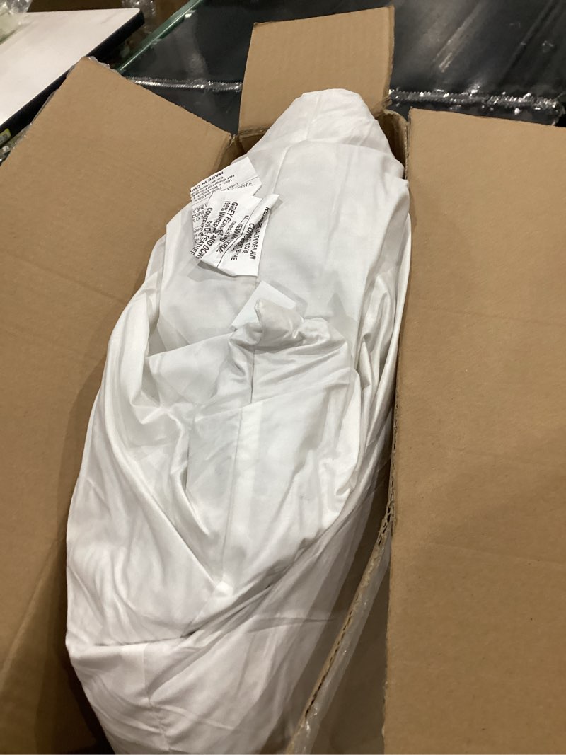 Condition photo showing Good Condition for JA COMFORTS 22×22 Premium Goose Down Feather Throw Pillow Inserts(Set of 2)-5% Down Filling,High Filling Weight,250 TC Cotton Cover, Square, White 22×22 (2 Pack)