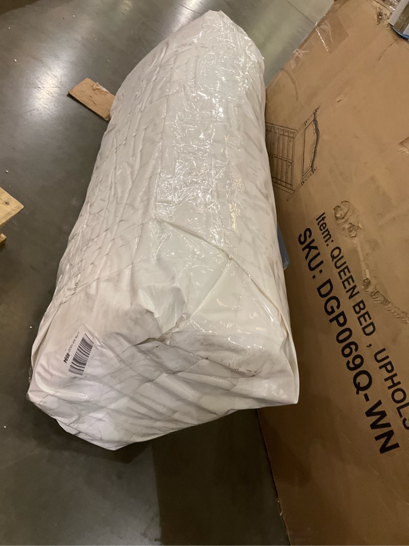Condition photo showing Good Condition for Loloi x Magnolia Home by Joanna Gaines Sinclair SIN-01 Collection Machine Washable Area Rug, 8'-6" x 11'-6" Pebble/Taupe Rectangular 0.25" Thick