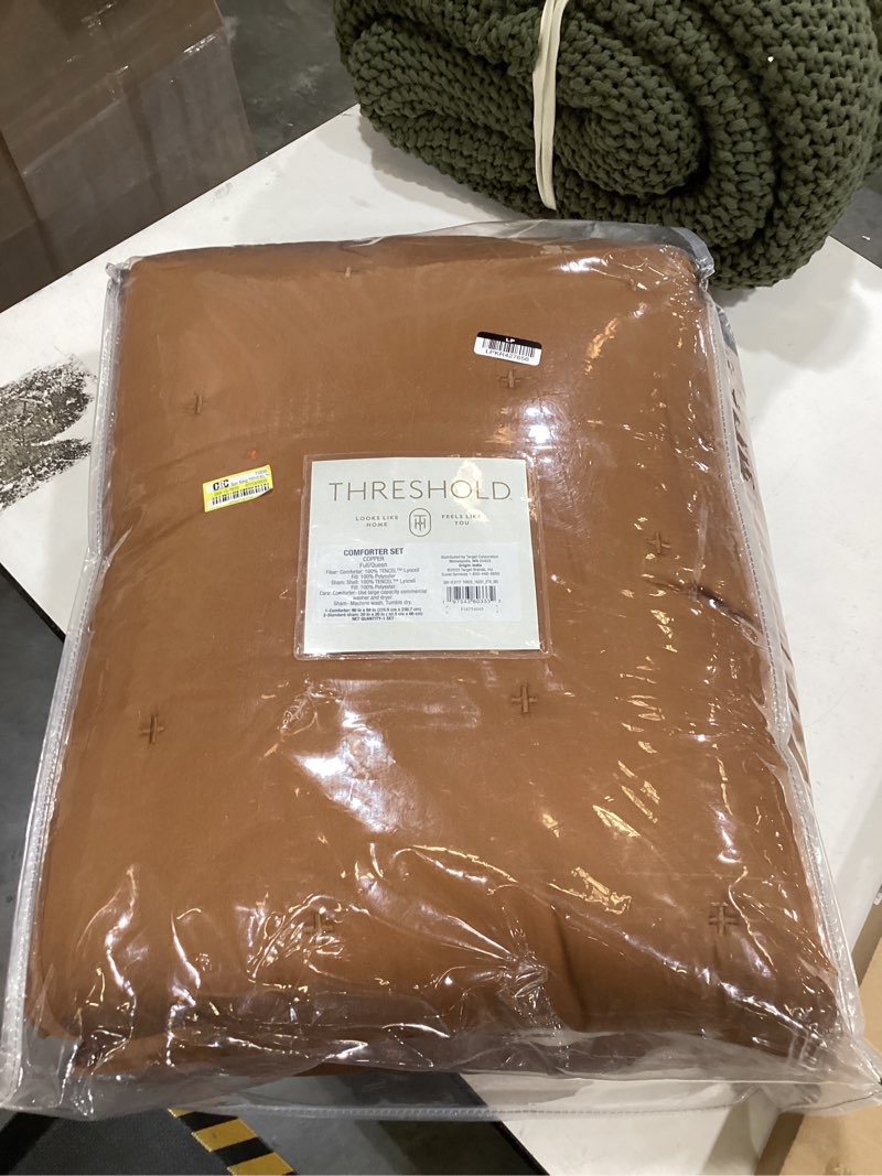 Condition photo showing Good Condition for full/queen tencel™ comforter and sham set copper - threshold™: 320 thread count, cooling, midweight fabric