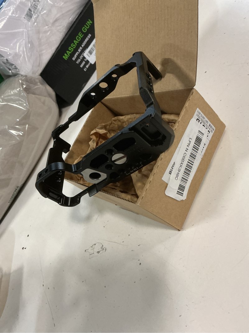 Condition photo showing New/Like New for smallrig cage with built-in quick release plate for arca-swiss and cold shoe for sony zv-e10-3531