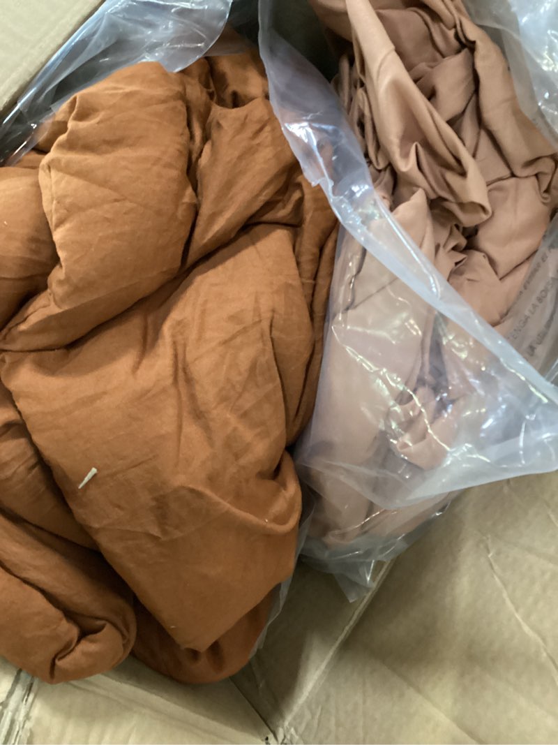 Condition photo showing As Is for wrensonge full size comforter sets- 7 pieces soft terracotta bed in a bag with fitted sheet, flat sheet, 2 pillow shams, 2 pillowcases, warm bedding sets for all season terracotta full(80"*90")