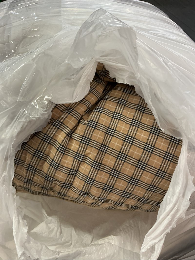 Condition photo showing Good Condition for 100% cotton comforter set full size – reversible yarn-dyed checkered design, soft washed cotton on both sides, lightweight all-season bedding, machine washable(beige plaid, 80”x90”) beige full(80"x90")