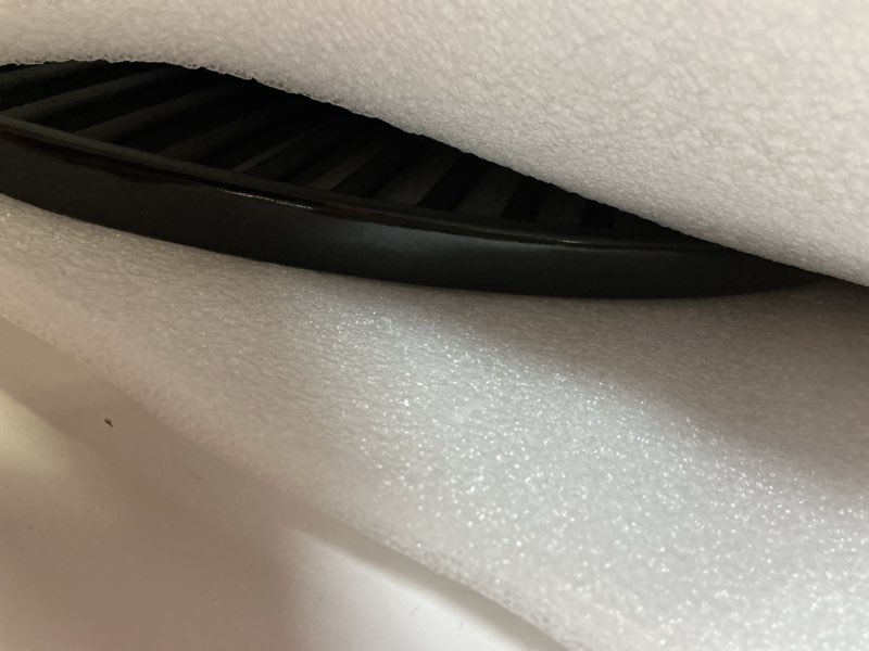 Condition photo showing New/Like New for hongso 8835 21.5 inch non-stick polished porcelain coated grill grates for weber original kettle premium 22 inch charcoal grill, 22" weber performer premium, deluxe charcoal grill, 22'' smokers 21.5" in dia.