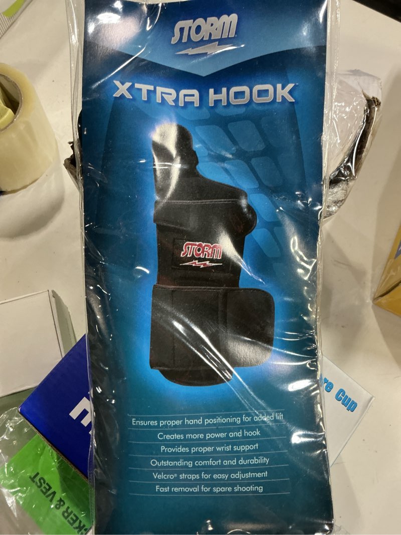 Condition photo showing New/Like New for storm xtra-hook right hand wrist support, black, large
