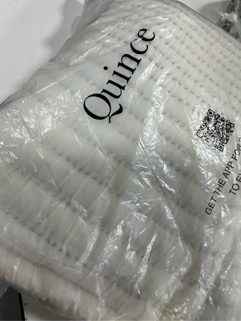 Condition photo showing Good Condition for organic cotton channel stitch sham set, standard, undyed