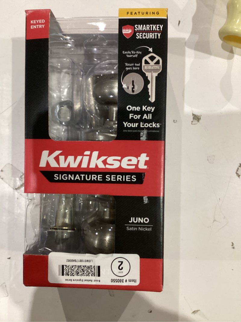 Condition photo showing Good Condition for smart key securiy