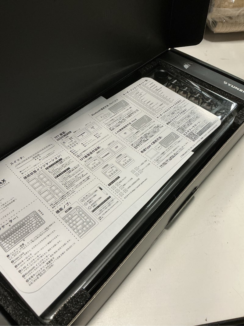 Condition photo showing New/Like New for yunzii b75 pro max qmk/via wireless mechanical keyboard,75% layout with screen and knob,custom hot swap gasket, creamy pre-lubed switches,bluetooth/type-c/2.4g for win/mac (black,candy switch) black candy switch