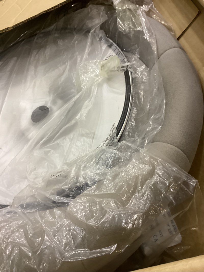 Condition photo showing Good Condition for Yaheetech Living Room Vanity Chair Swivel Makeup Chair Velvet Round Tufted Back with Chrome Frame Height Adjustable for Makeup Room, Bedroom, Grey Light Gray Velvet