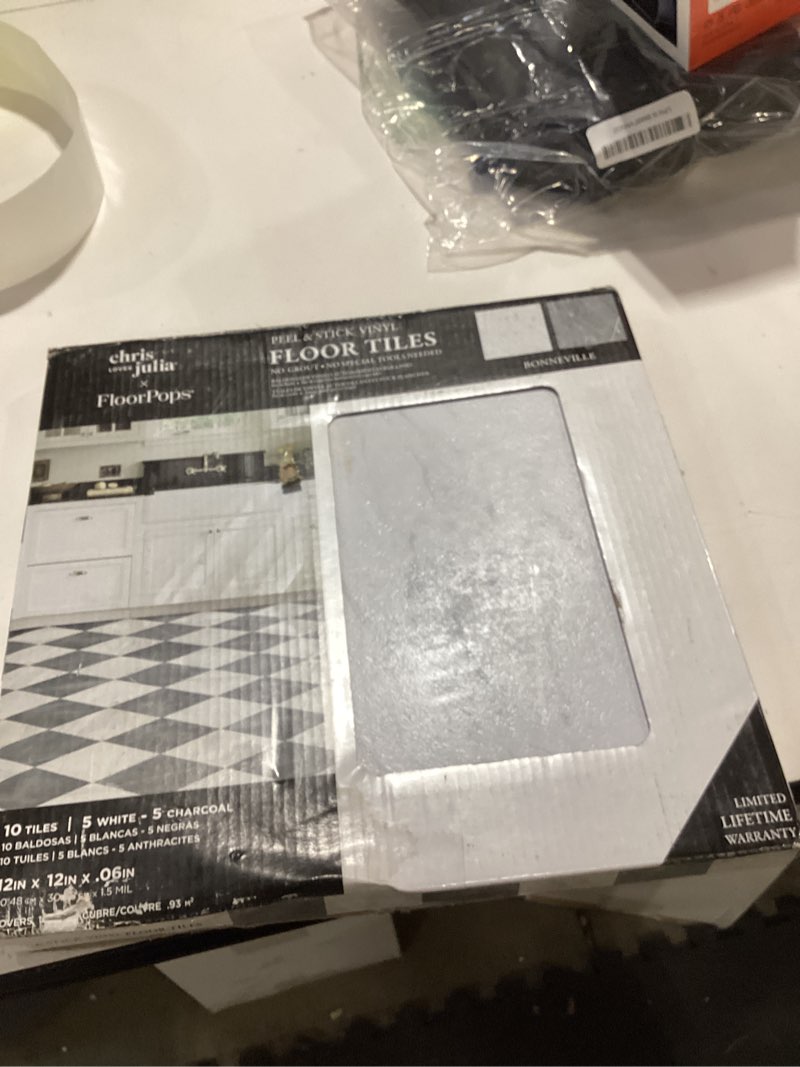 Condition photo showing Good Condition for FloorPops x Chris Loves Julia 12-in by 12-in Bonneville Grey & White Marble Peel & Stick Floor Tiles, FP4421 Gray 12 in x 12 in, Pack of 10 Tiles