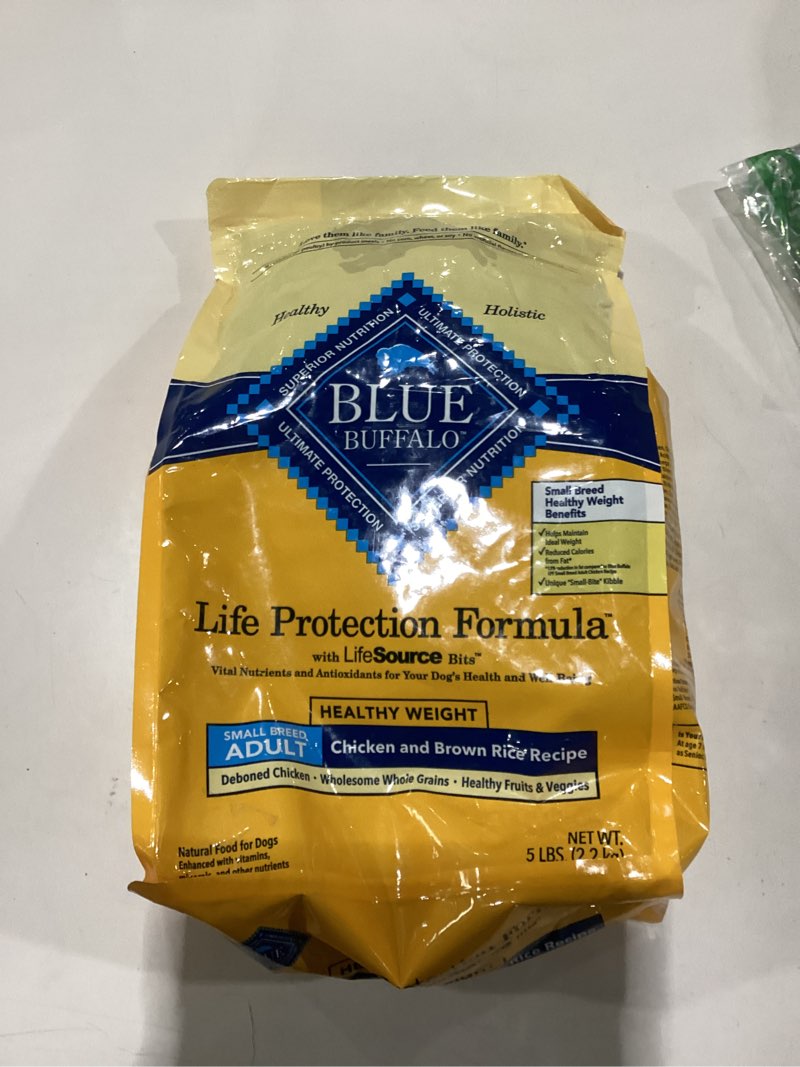 Condition photo showing New/Like New for blue buffalo life protection formula healthy weight small breed dry dog food, supports an ideal weight, made with natural ingredients, chicken & brown rice recipe, 5-lb bag chicken & brown rice 5 pound (pack of 1)