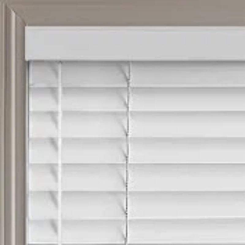 Faux wood room darkening horizontal blind