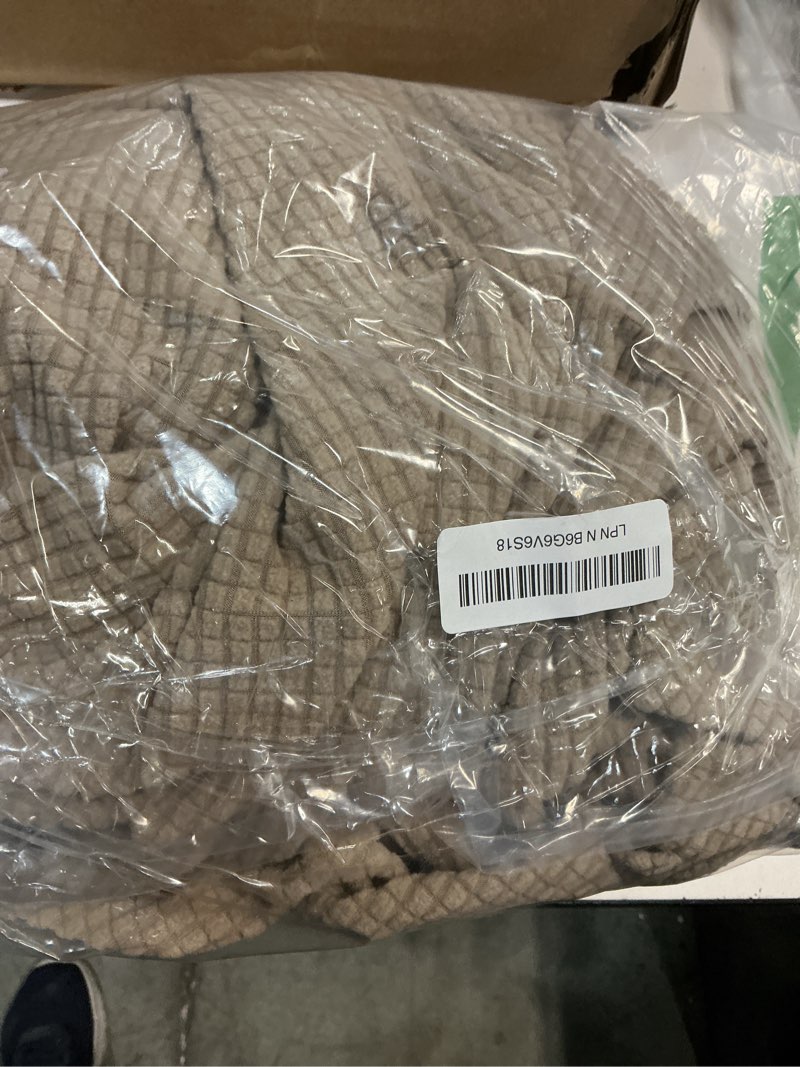 Condition photo showing Good Condition for hyha Waterproof Sectional Couch Covers, Non Slip Sofa Couch Cushion Covers L Shape, Thick Stretch Jacquard Fabric, Washable Sofa Slipcovers with Elastic Bottom (1 Piece for Chaise XL, Taupe) Taupe Chaise XL
