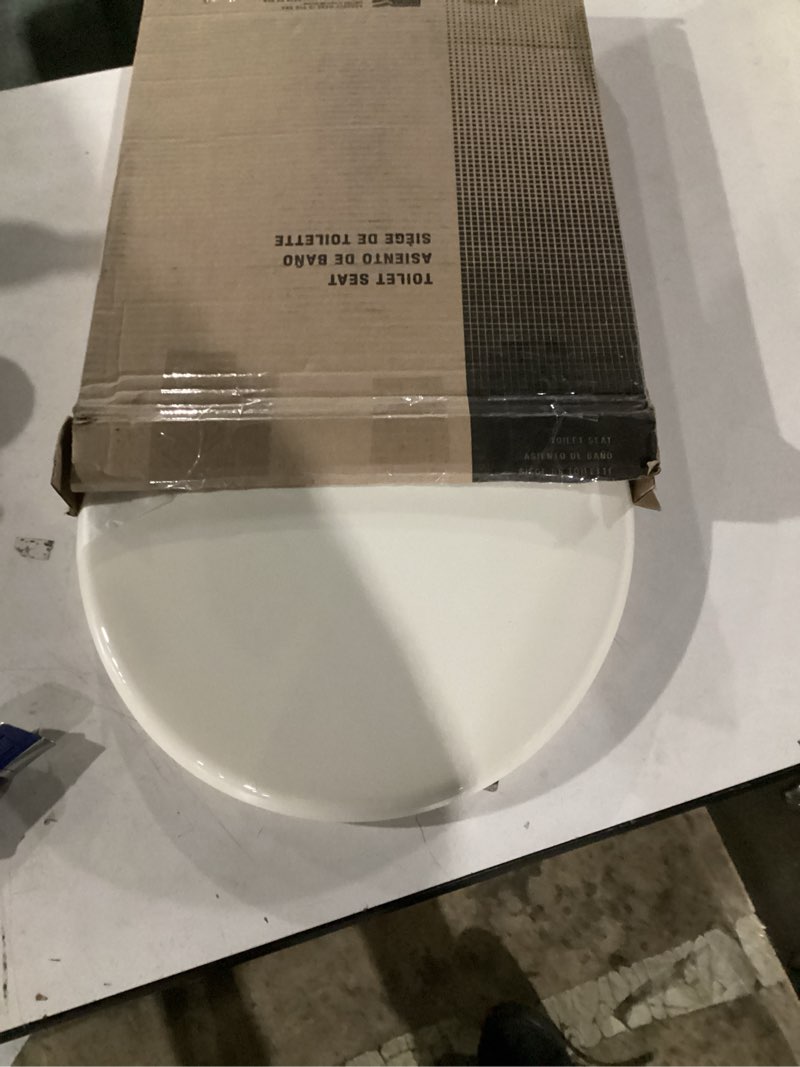 Condition photo showing Good Condition for bemis 730slec slow close toilet seat, easy clean hinges and durable plastic seat, made in usa, round, bone round bone