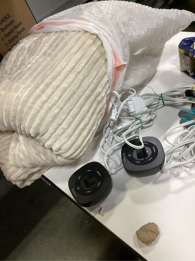 Condition photo showing Good Condition for Bedsure GentleSoft Electric Blanket King Size - Soft Ribbed Flannel Heated Blanket with Dual Control, Heating with 10 Heat Settings & 10 Time Settings, 8 hrs Timer Auto Shut Off (90x100 inches, Cream) 03 - Cream King