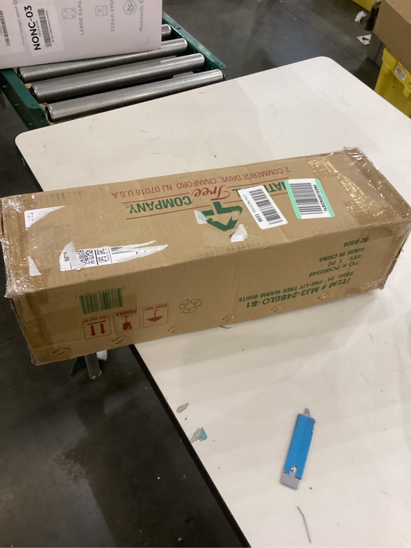 Condition photo showing Good Condition for Small christmas tree