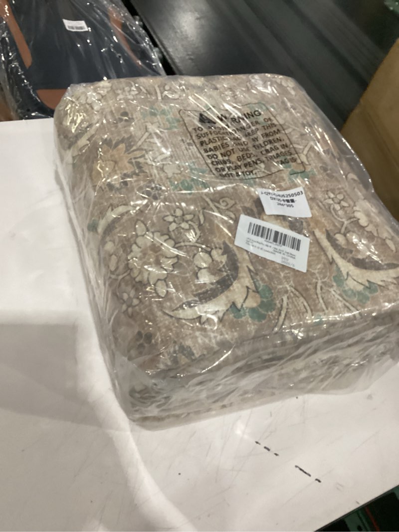 Condition photo showing New/Like New for dexi area rugs for living room, 8x10 washable low pile vintage rug for bedroom, non slip indoor carpet for dining office nursery, beige cream 8' x 10' (rectangular) beige cream
