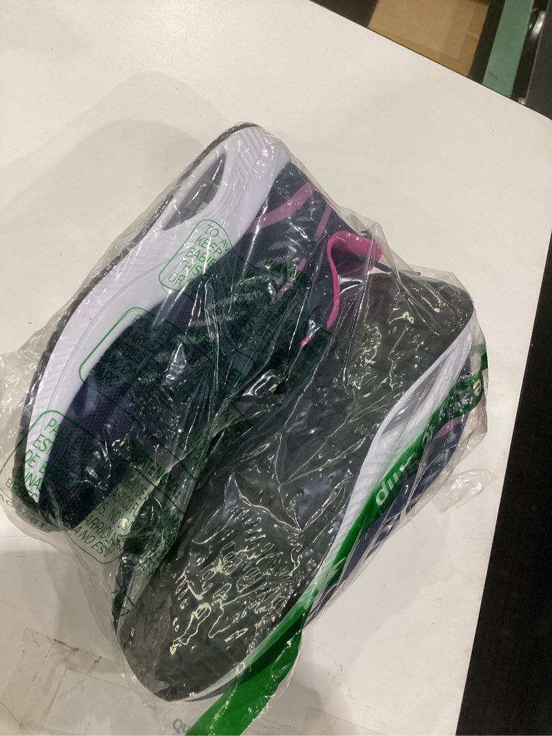Condition photo showing Good Condition for aov active comfortable running shoes woman size 9