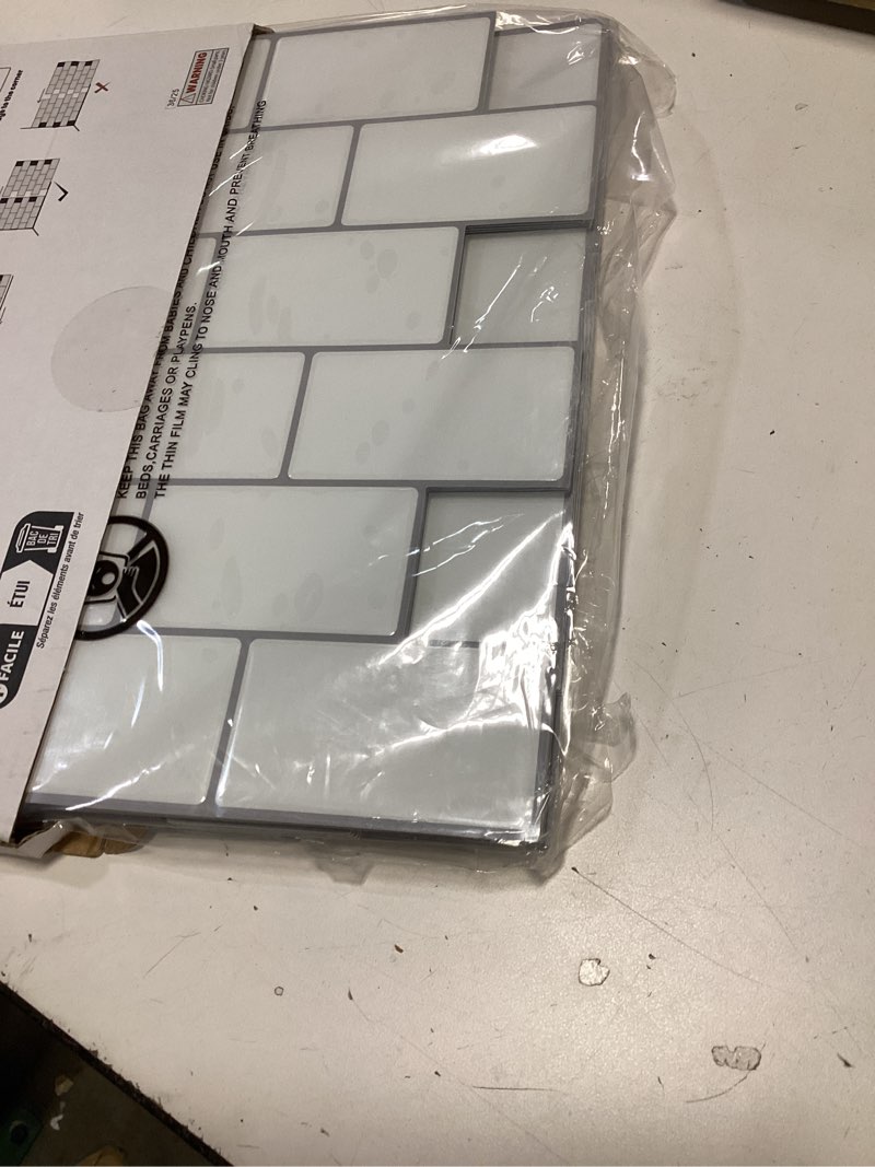 Condition photo showing Good Condition for Art3d Premium 10-Sheet Peel and Stick Tile Backsplash - 12"x12" for Kitchen , Bright White