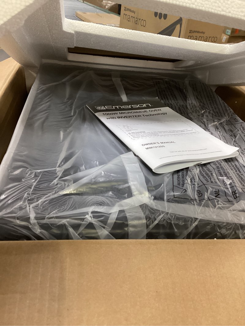 Condition photo showing Good Condition for Emerson 1.2 Cu. Ft. Microwave Oven with Inverter, Timer & LED Display, 1000W, 10 Power Levels, 8 Pre-Programmed Settings, Removable Glass Turntable with Child Safe Lock, MWI1212SS, Stainless Steel