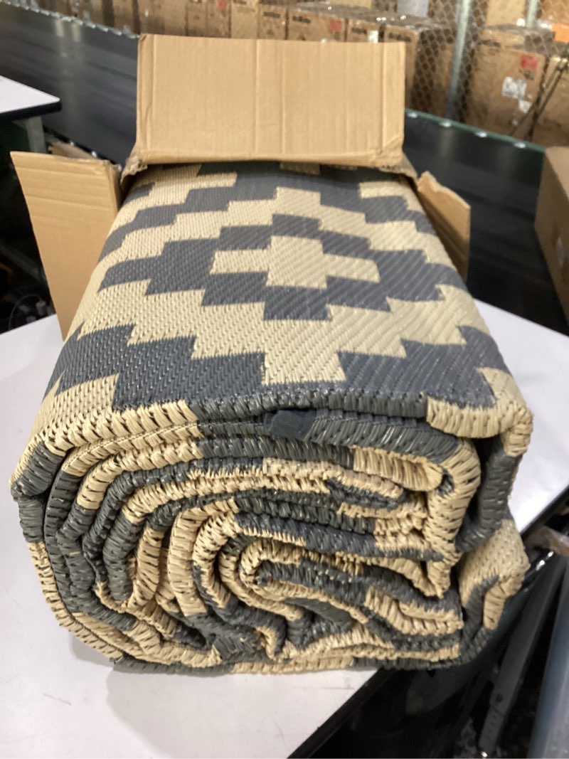 Condition photo showing New/Like New for sand mine reversible mats, plastic straw rug, modern area rug, large floor mat and rug for outdoors, rv, patio, backyard, deck, picnic, beach, trailer, camping (10' x 20', grey tan lattice) grey & tan 10' x 20'