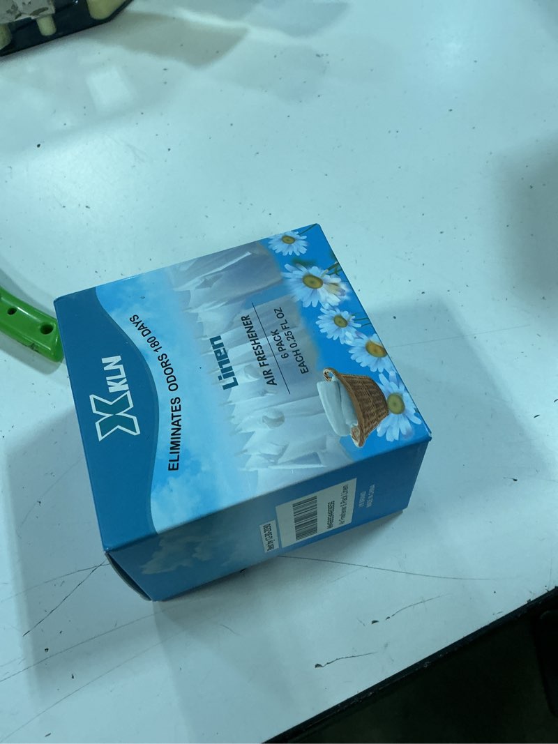 Condition photo showing New/Like New for small spaces air freshener for home  linen 6 pack