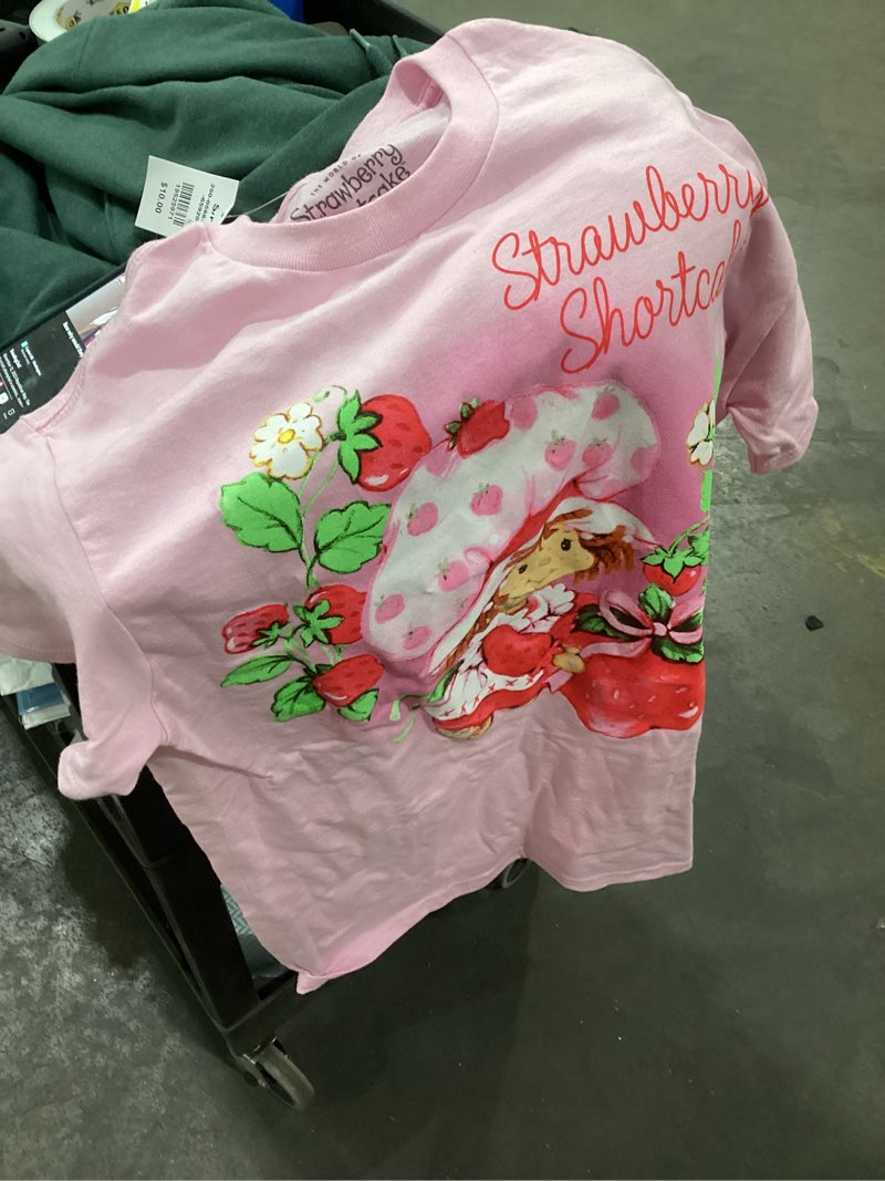 Strawberry short cakeshirt size small