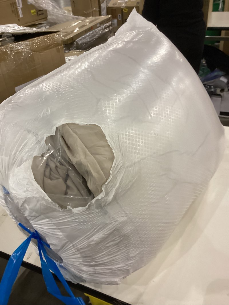 Condition photo showing As Is for On known size bed sheet