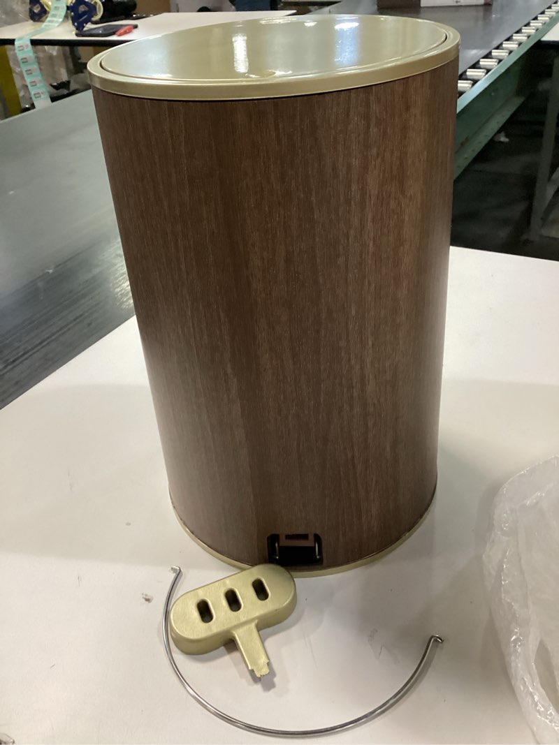 Condition photo showing Good Condition for Modern Trash Can Wood Grained Texture Garbage Bin Sealed Trash Can with Lid Easy to Use for Living Room 9L/12L