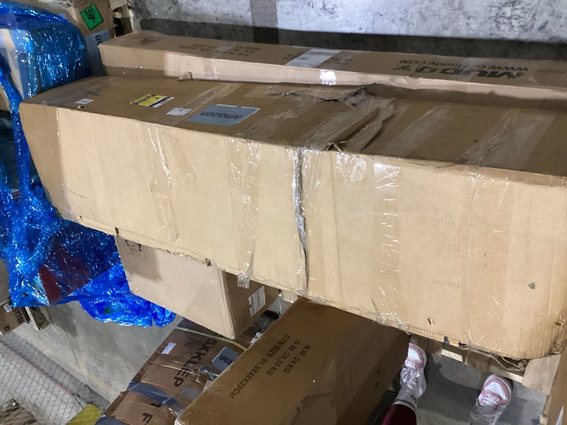 Condition photo showing Good Condition for Gator Recoil Retractable Truck Bed Tonneau Cover | G30482 | Fits 2019 - 2025 Chevy/GMC Silverado/Sierra 1500, works with MultiPro/Flex tailgate 6' 7" Bed (79.4") Retractable 6' 7" Bed