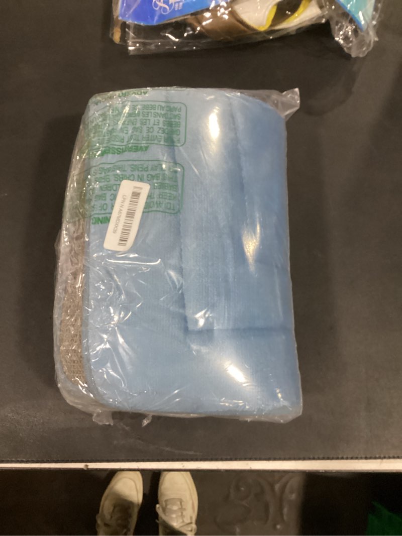 Condition photo showing Good Condition for Arotive Memory Foam Bathroom Rug Mat 36x24, Ultra Soft and Absorbent Bath Mat, Machine Wash Dry, Comfortable Bath Rug Carpet for Bathroom Floor, Tub and Shower, Blue Blue Rectangular 36" x 24"