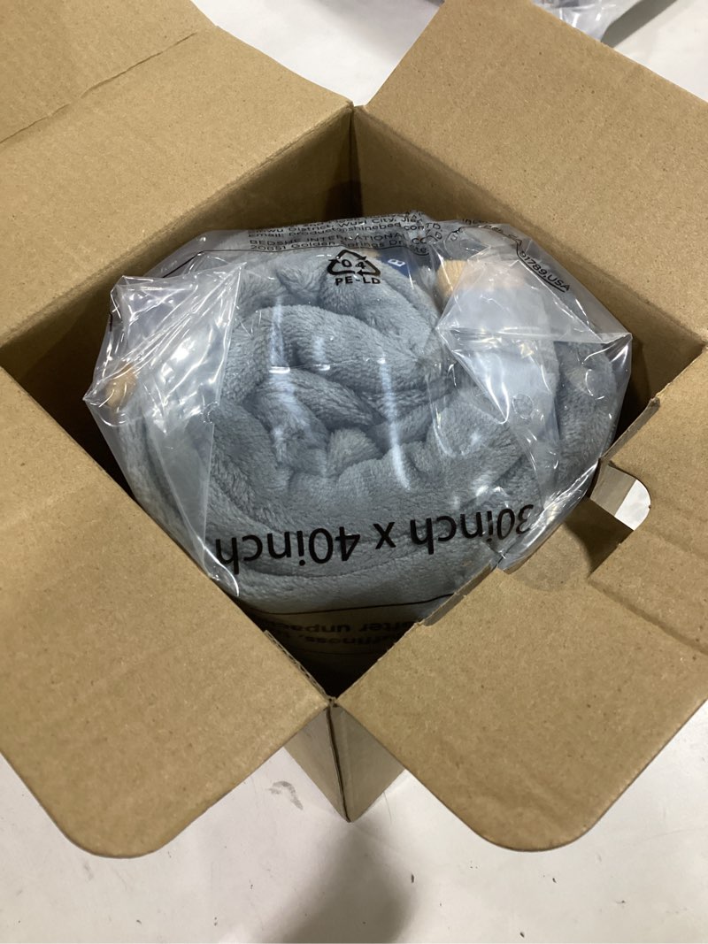 Condition photo showing New/Like New for Bedsure Waterproof Dog Blankets for Medium Dogs Washable - Medium Cat Blanket for Couch Protection, Sherpa Fleece Puppy Blanket, Soft Plush Reversible Throw Furniture Protector, 30"X40", Grey M(30x40") Grey