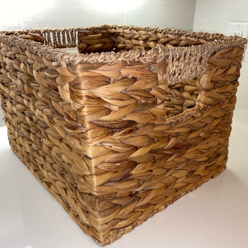 Golden-Blonde, Large well woven Tommy Bahama brand basket. Was in closet holding high end magazines. No longer need for organizing since I gave the magazines away. The measurements are: 15” inches length. 13 1/2” inches in width. 10 3/4” in height. Please no low offers. Make offer! All reasonable offers will be considered or anything to TRADE?