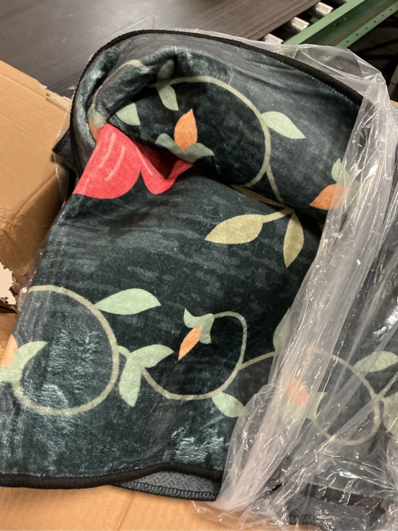 Condition photo showing As Is for 8x10 area rugs for living room: floral washable rug vintage large soft boho non-slip carpet indoor floor stain resistant carpets for bedroom dining room farmhouse nursery home office dark green dark green 8' x 10' (rectangular)