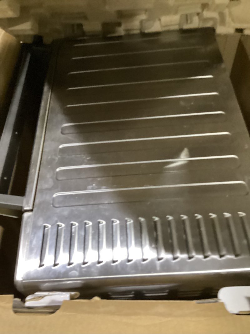 Condition photo showing Good Condition for cuisinart chef’s convection toaster oven, 1800-watt electric oven with 15 cooking functions, fits 13" pizza, 9"x13" baking pan, and full-size chicken, nonstick interior, tob-260n1nas, stainless steel