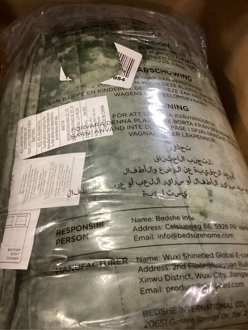 Condition photo showing Good Condition for bedsure velvet quilt king size - 108"x96" oversized king size bedspread comforter set, luxury velvet comforter coverlet, ultra-soft bedding set with 2 pillow shams for all season, olive green 04 - olive green king/cal king