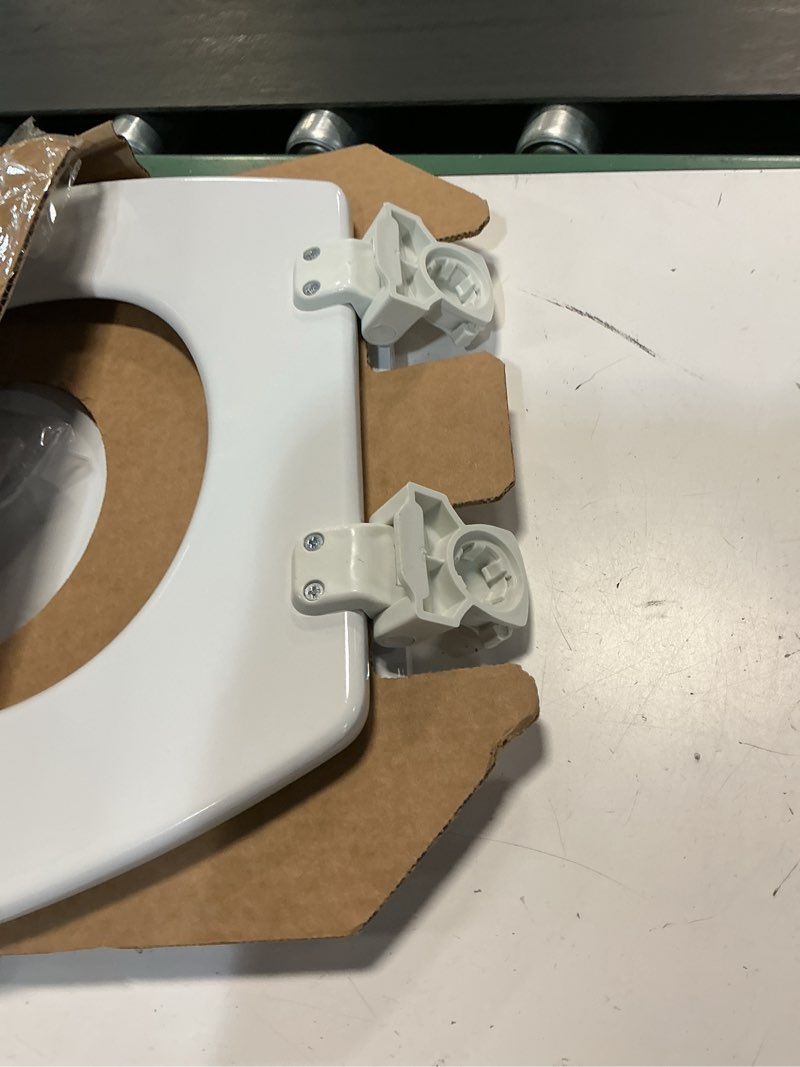 Condition photo showing Good Condition for bemis 500ec 390 toilet seat with easy clean & change hinges, 1 pack round, cotton white