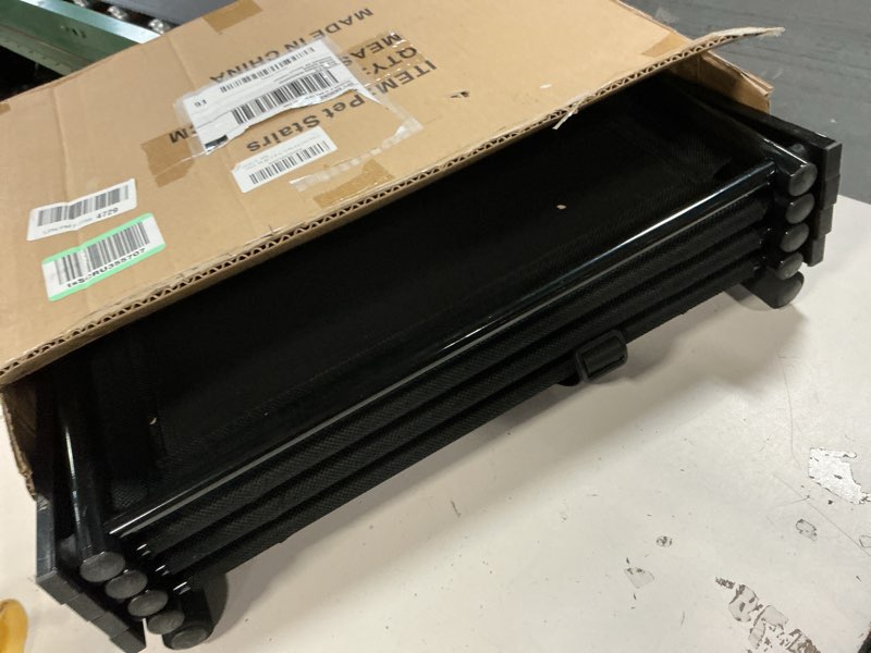 Condition photo showing Good Condition for PetRina Extra Wide Dog S... ts up to 250Ibs, 4 Steps 