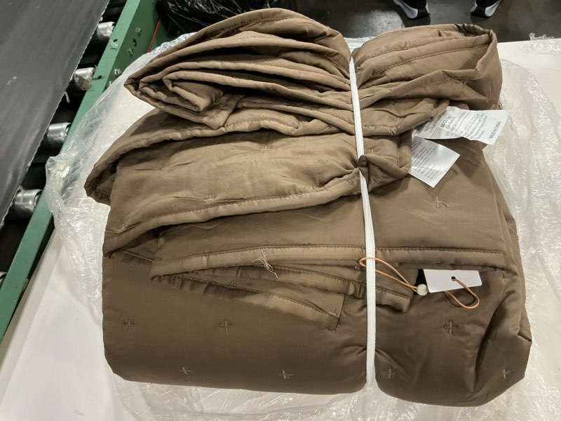 Condition photo showing Good Condition for quince bamboo dream quilt without sham set full/queen walnut