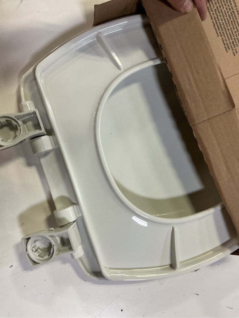 Condition photo showing Good Condition for bemis 7300slec slow close toilet seat, easy clean hinges and durable plastic seat, made in usa, elongated, white