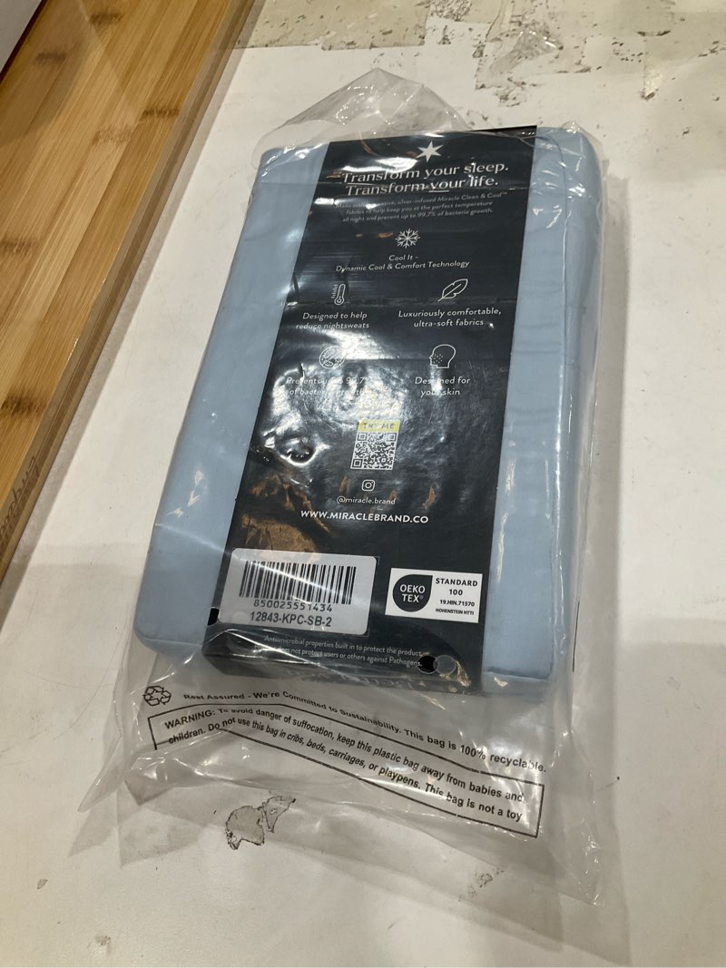 Condition photo showing New/Like New for 2 extra luxe pillowcases soft and silk