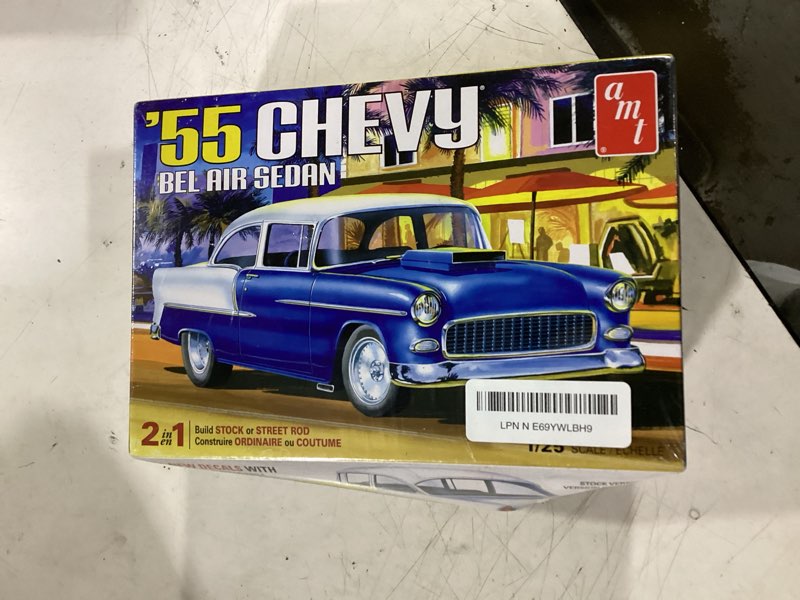 Condition photo showing New/Like New for amt 1955 chevy bel air sedan 1:25 scale model kit