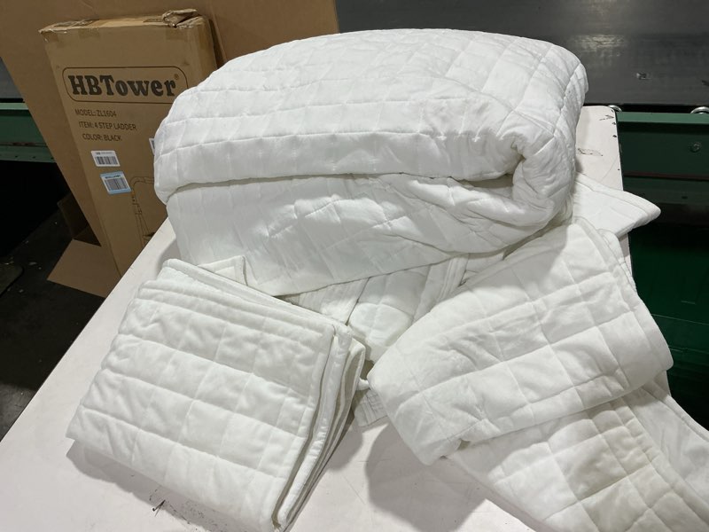 Condition photo showing Good Condition for (Size unknown) RECYCO Luxury Velvet Quilt Set Full Queen Size Bedding Sets, Ultra Soft Velvet Comforter Set, Lightweight Channel Box Stitch Oversized Bedspread Coverlet for All Season, with 2 Shams, Bright White Full/Queen (88\" x 92\") Bright White