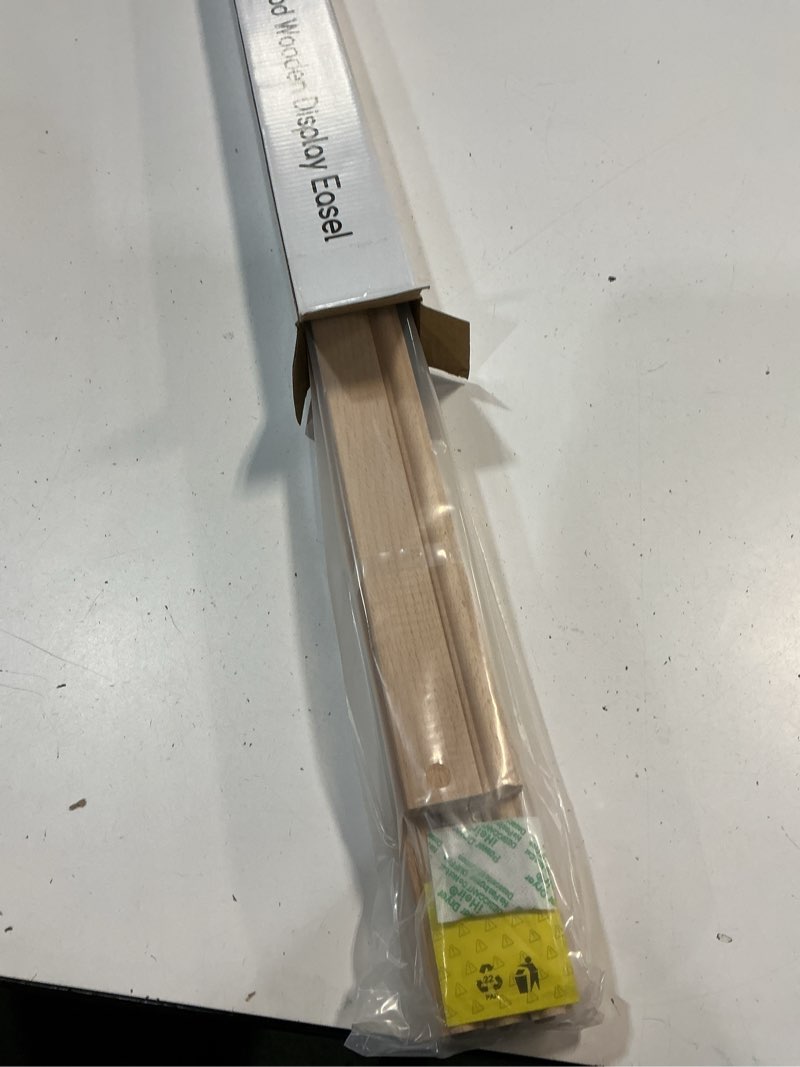 Condition photo showing New/Like New for meeden tripod wooden display easel