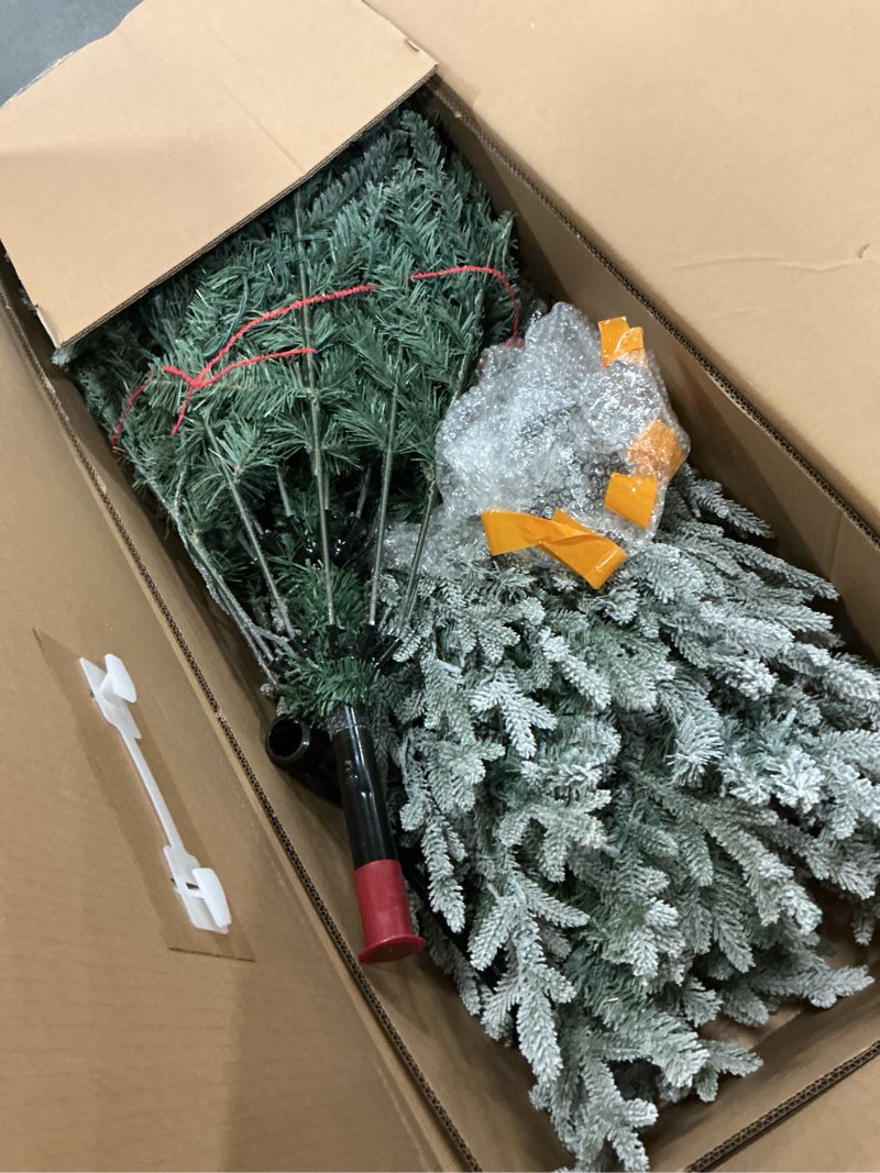 Condition photo showing Good Condition for Yaheetech 7.5ft Pre-Lit Artificial Christmas Tree with 550 Warm White LED Lights & 1278 PVC Tips,Hinged Snow Flocked Xmas Tree with Foldable Stand & Protective Foot Caps,Green & White 7.5ft Green & White