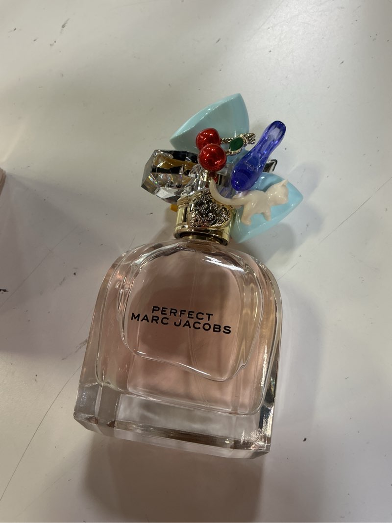 Condition photo showing Good Condition for marc jacobs perfect eau de parfum