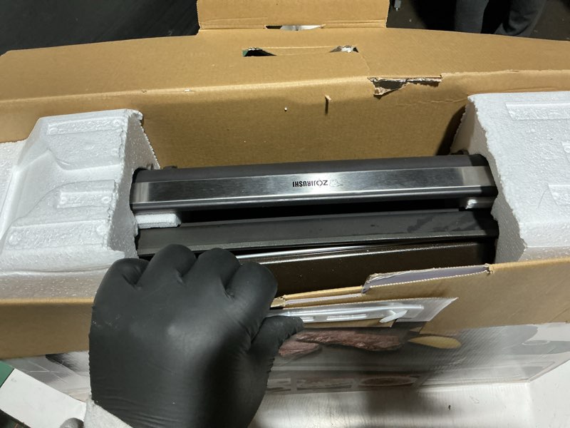 Zojirushi EA-DCC10 Gourmet Sizzler Electric Griddle,Stainless Brown Extra Large Stainless Brown Extra Large Griddle