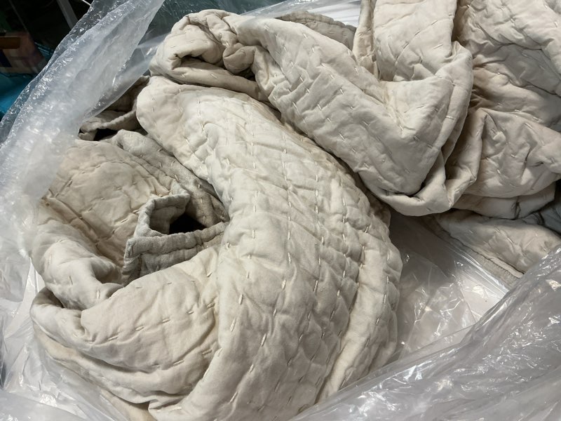 Condition photo showing Good Condition for quince european linen cotton stitch quilt, full/queen, natural